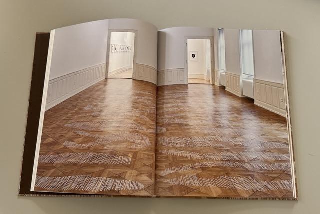 Auf dem Boden gebliebene Kunst: Katalog dokumentiert Ausstellung von Sylvia T. Verwick in Müllheim Auf dem Boden gebliebene Kunst: Katalog dokumentiert Ausstellung von Sylvia T. Verwick in Müllheim