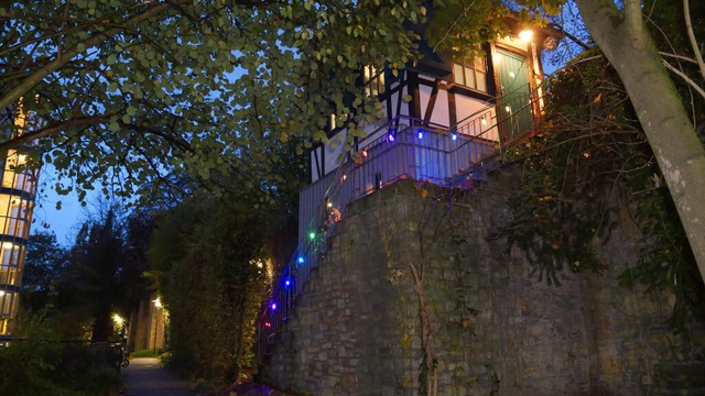 Deutschlands kleinstes Studentenwohnhe...ren Wehrturms aus dem 12. Jahrhundert.  | Foto: Jörn Hüneke (dpa) Deutschlands kleinstes Studentenwohnhe...ren Wehrturms aus dem 12. Jahrhundert.  | Foto: Jörn Hüneke (dpa)