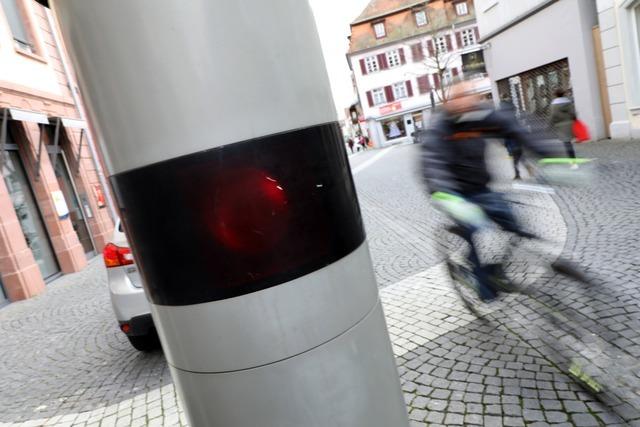 In Mietersheim werden zu schnelle Radfahrer  geblitzt - Strafzettel bekommen nur die Identifizierten In Mietersheim werden zu schnelle Radfahrer  geblitzt - Strafzettel bekommen nur die Identifizierten