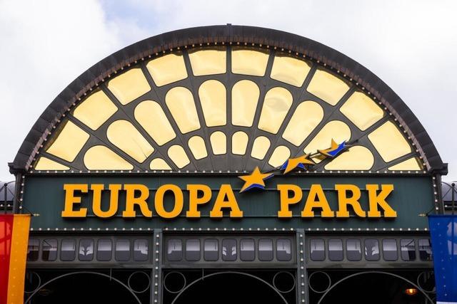 Der Grundstein für eine Wohnanlage am Europa-Park für Mitarbeiter- und Seniorenwohnungen ist gelegt Der Grundstein für eine Wohnanlage am Europa-Park für Mitarbeiter- und Seniorenwohnungen ist gelegt