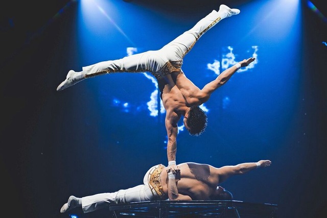 Das Artistenduo „Just2Men“ ist Teil der hochkarätigen Show.  | Foto: Europa-Park Das Artistenduo „Just2Men“ ist Teil der hochkarätigen Show.  | Foto: Europa-Park