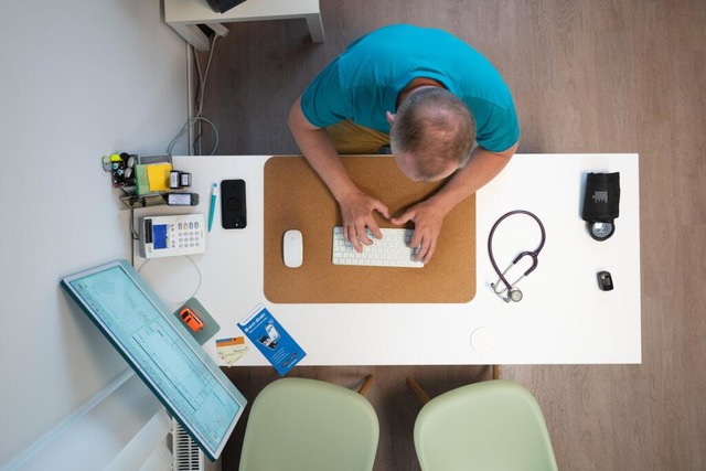 Vor allem Hausrzte werden im Raum Sch... Untersttzung bei der Praxisgrndung.  | Foto: Sebastian Kahnert (dpa)