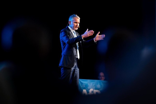 Bjrn Hcke, Vorsitzender der AfD Thr...f dem Landesparteitag im Oktober 2025.  | Foto: Jacob Schrter