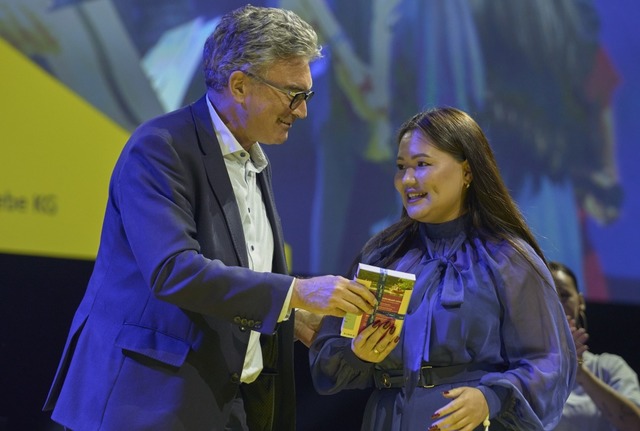 Nargiza Nurlanbekova aus Rust erhlt v...en Zuschuss frihre Reise nach Berlin.  | Foto: IHK 