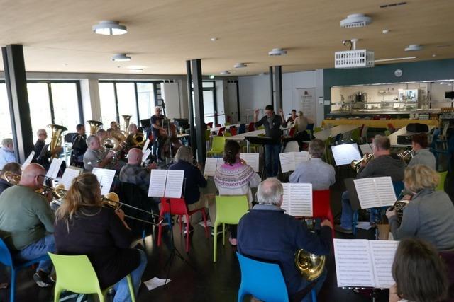 Emmendinger Orchesterproben verbinden Musiker wie eine groe Familie