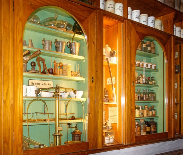 Historische Schtze des Apothekerberuf...trinen der Stadt-Apotheke in Endingen.  | Foto: Ruth Seitz