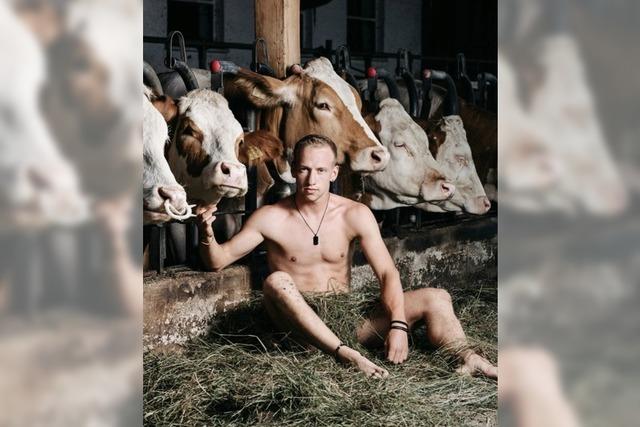 Dieser Landwirt aus Lenzkirch war im Jungbauernkalender – und trumt von einer glsernen Kserei