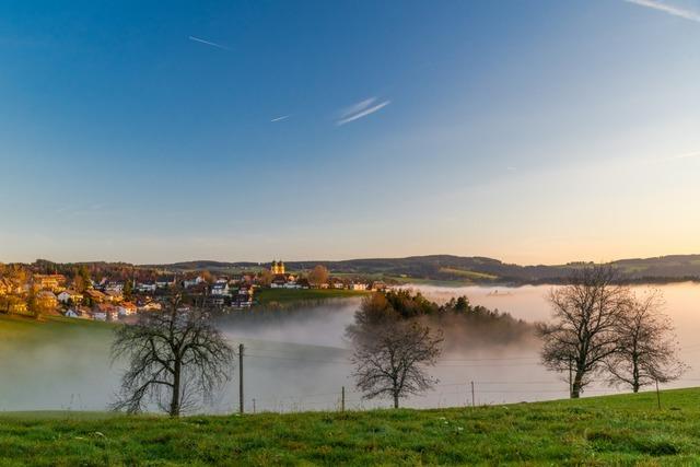 HTG plant Pilotprojekt mit digitaler Orientierungstafel in St. Märgen HTG plant Pilotprojekt mit digitaler Orientierungstafel in St. Märgen