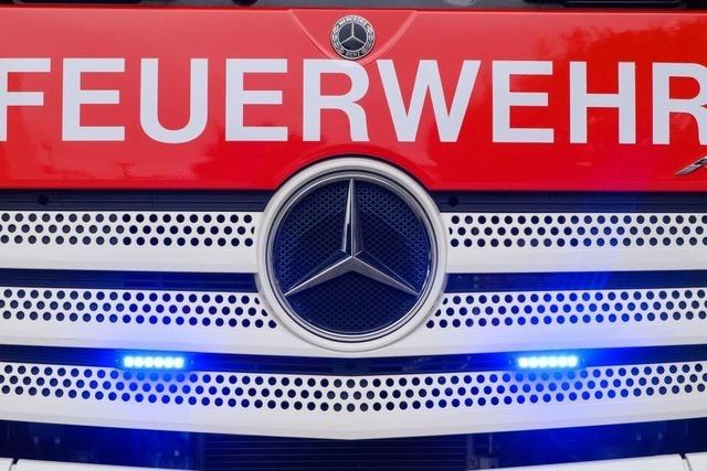 Feuer in Mehrfamilienhaus in Breisach - Gebäude wird evakuiert Feuer in Mehrfamilienhaus in Breisach - Gebäude wird evakuiert