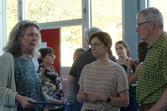 800 Jahre Wallburg: Ortsvorsteherin Marion Ibert informiert ber geplante Programmpunkte