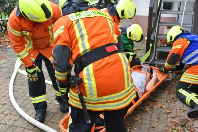 DRK und Feuerwehr Freiamt trainieren Einsatz bei Brand am Kreuzmoos