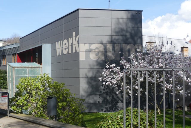 Im Werkraum Schöpflin in Lörrach finde...Night für die Demokratie“ statt. | Foto: Savanna Cosma Im Werkraum Schöpflin in Lörrach finde...Night für die Demokratie“ statt. | Foto: Savanna Cosma