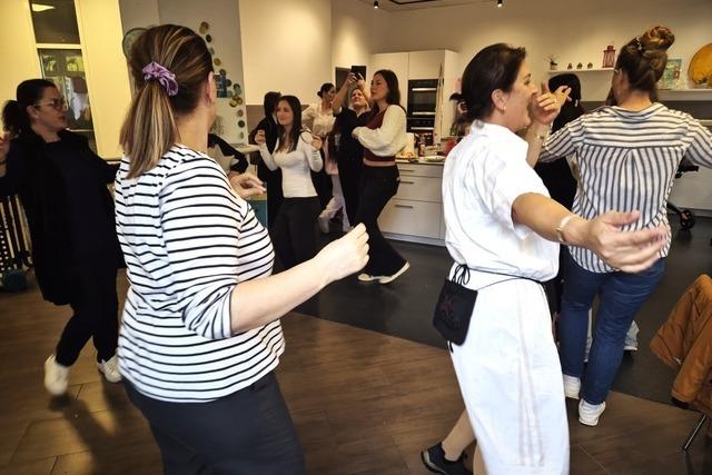 Musik, Tanz und traditionelle Speisen: Albanischer Kulturtag im Quartierstreff Friedlingen kommt an