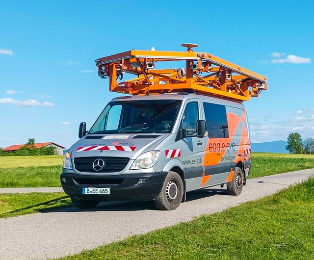 Die Gemeindestraen in Grwihl werden ...Firma eagle eye technologies befahren.  | Foto: eagle eye technologies