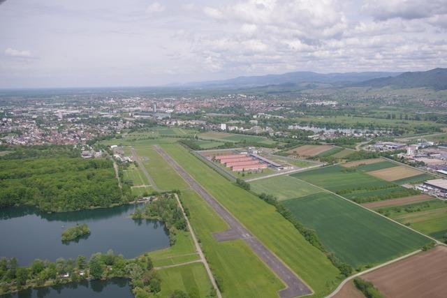 Brger sollen entscheiden: Wird der Offenburger Flugplatz zur Gewerbeflche?