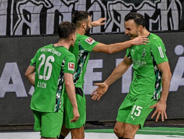 Ersehntes Gladbacher Lebenszeichen: Ha...nen zweiten Treffer beim FC St. Pauli.  | Foto: IMAGO/Oliver Ruhnke Ersehntes Gladbacher Lebenszeichen: Ha...nen zweiten Treffer beim FC St. Pauli.  | Foto: IMAGO/Oliver Ruhnke