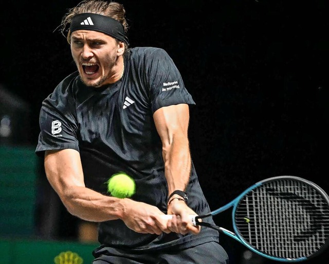 „Ich konnte mich nicht zu 100 Pr...: Alexander Zverev bei einer Rückhand.  | Foto: IMAGO/Abdullah Firas/ABACA „Ich konnte mich nicht zu 100 Pr...: Alexander Zverev bei einer Rückhand.  | Foto: IMAGO/Abdullah Firas/ABACA