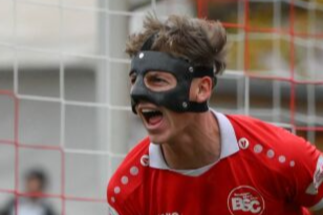 Der Mann mit der Maske schlgt fr den Bahlinger SC zu