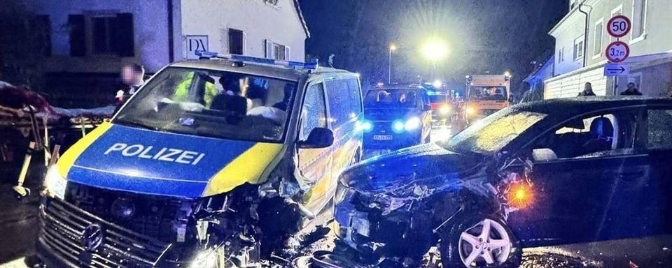 Auto kracht in Rheinweiler in Polizeiwagen – fnf Verletzte