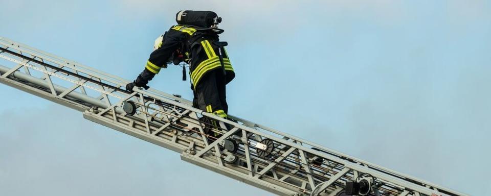 Feuer in Breisacher Hochhaus war laut Polizei Brandstiftung