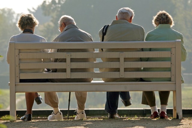 Das Nachbarschaftsnetz Hexental will d...iges Miteinander im Hexental schaffen.  | Foto: Ralf Hirschberger (dpa)