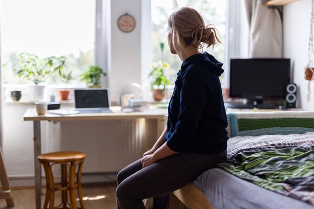 Einsamkeit kann richtig weh tun.  | Foto: Michael Matthey (dpa)
