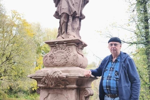 Ein Dach schtzt die Nepomukstatue in Hecklingen dank Joachim Striegel