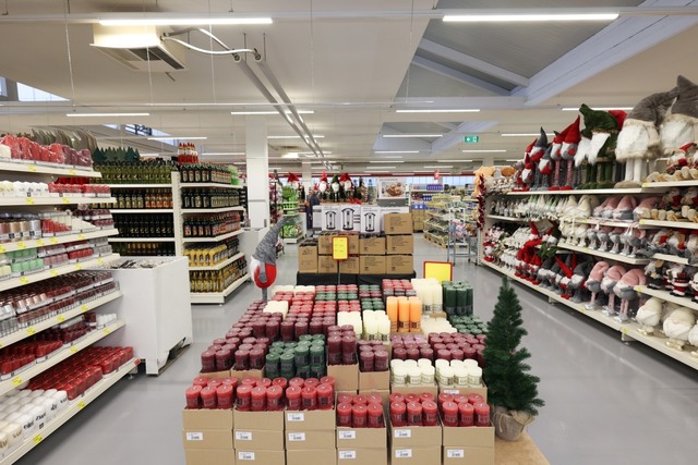 Auch Saisonartikel gibt es bei Thomas Philipps.  | Foto: Jan Kriwanek