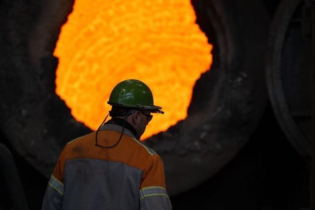 Im Vorfeld des "Stahlgipfels": Der Industriestrompreis soll 2026 kommen