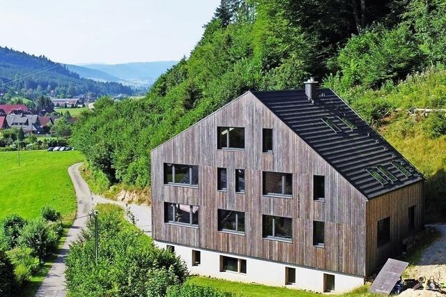 Ein Haus aus Lehm? Der Offenburger Architekt Michael Welle erhlt dafr einen Innovationspreis