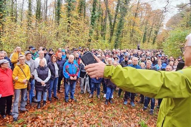 Protestsong gegen Polder im Weisweiler Rheinwald vor 500 Leuten vorgestellt