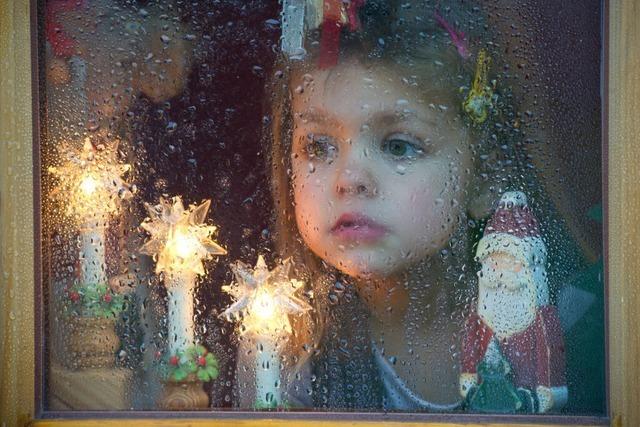 Das Kind glaubt noch an den Weihnachtsmann – wann die Wahrheit sagen?