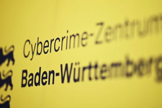 Teenager soll Jugendliche online zu Selbstverletzung gentigt haben