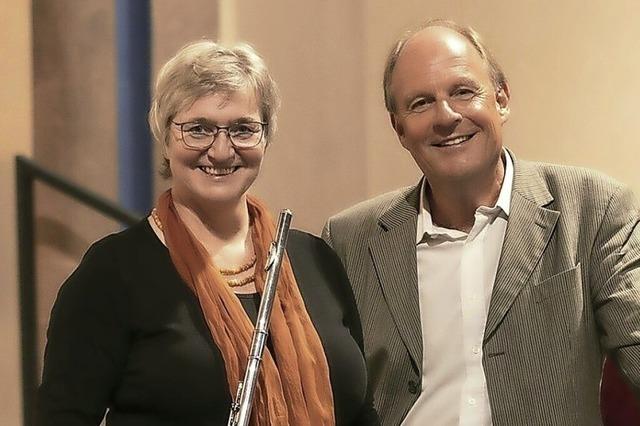 Die Fltistin Susanne Ramm-Weber und der Pianist Jens Rosteck musizieren in einer Benefiz-Soire im Haus an der Stiftskirche
