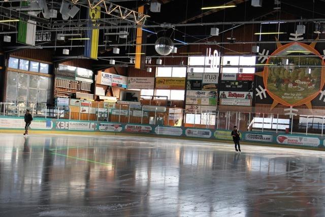 Bandenwerbung in Herrischrieder Eishalle wird teurer
