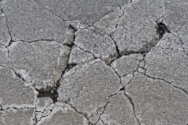 Risse im Teer: In Rheinfelden soll eine neue Software die Straenkontrollen verbessern