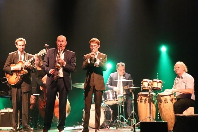 Guter Swing und ein Strfaktor: So war's bei Chris Hopkins und The Lions in Offenburg