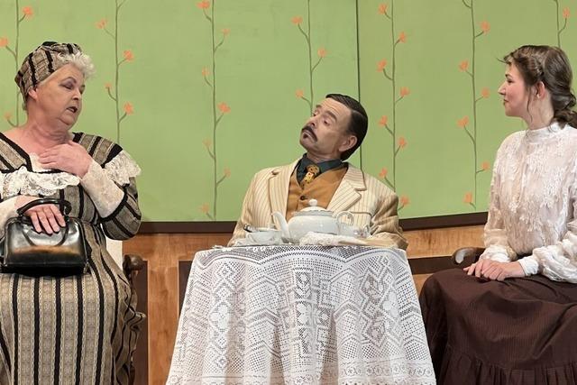 Neue Theatergruppe aus Mllheim zeigte auf der Bhne messerscharfe Wortgewalt