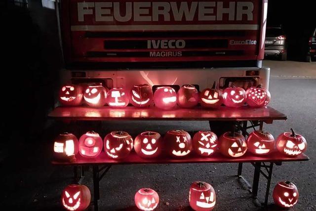 Jugendfeuerwehr Malsburg-Marzell hat Krbisse geschnitzt und einen Kalender gestaltet