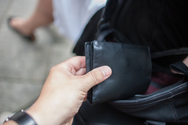 Achtung vor Geldbeuteldieben  | Foto: Oliver Killig (dpa)