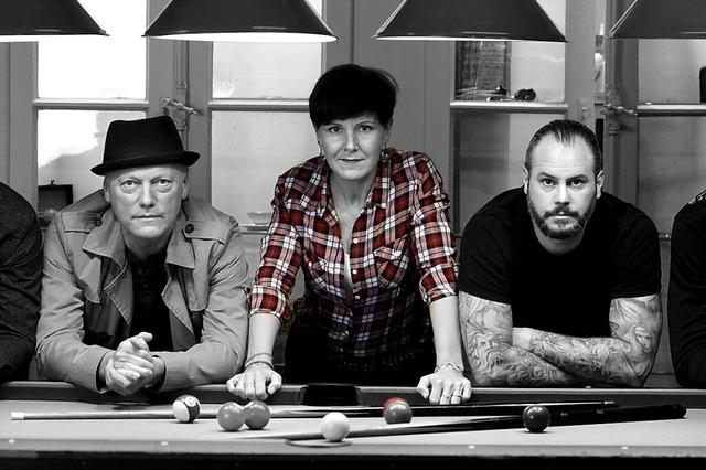 Die Coverband Rock' it tritt im Brgerhaus in Herbolzheim-Tutschfelden auf