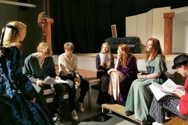 Feuer und Flamme fr Shakespeare – Probenbesuch bei der Theater-AG des Schopfheimer Heuss-Gymnasiums
