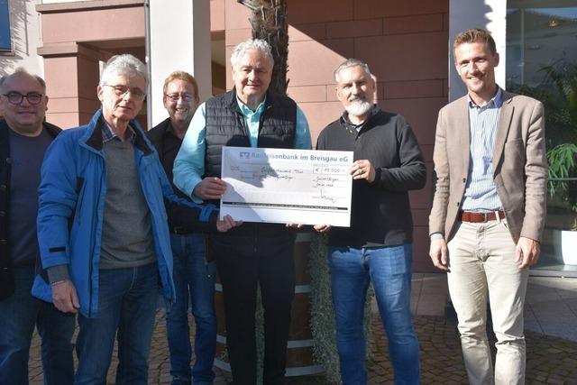 Krankenuntersttzungsverein Gundelfingen verabschiedet sich nach 150 Jahren mit Spende fr Brgerbus