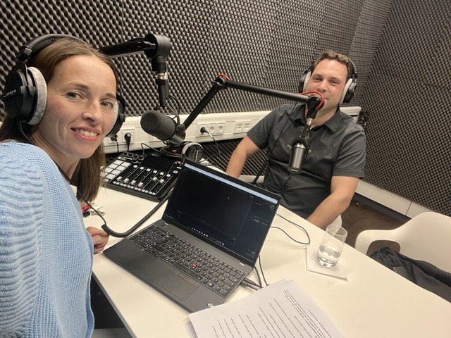 Raphael Bchel und BZ-Redakteurin Gina Kutkat  | Foto: Gina Kutkat