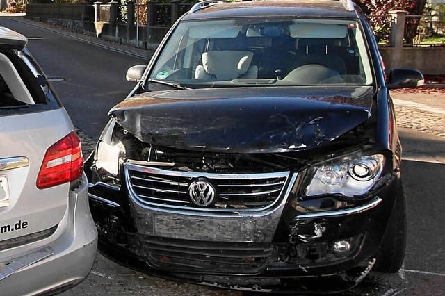 Schwerer Unfall auf L95 bei Legelshurst: Gesamtschaden ber 50.000 Euro – Fahrerin bersah wohl Gegenverkehr