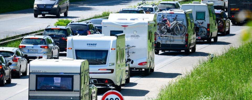 Achtung, im Markgrflerland sind Wohnwagendiebe unterwegs - bisher ber 200.000 Euro Schaden