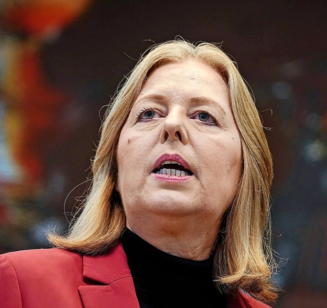 Gegenwind: Eine Gruppe von Jusos und S...inisterin Bärbel Bas (SPD) verhindern. | Foto: Kay Nietfeld/dpa Gegenwind: Eine Gruppe von Jusos und S...inisterin Bärbel Bas (SPD) verhindern. | Foto: Kay Nietfeld/dpa