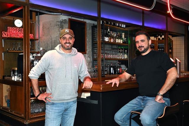 Drauensitzen und Partys: Freiburgs Theaterbar wird offiziell Vergngungssttte