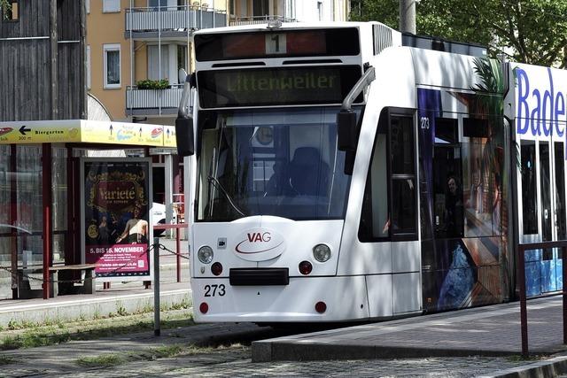 61-Jhriger leicht verletzt bei Vollbremsung einer Straenbahn in Freiburg