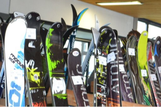 Das Geschft mit den Brettern: Lohnen sich Mrkte mit Second Hand Ski noch?